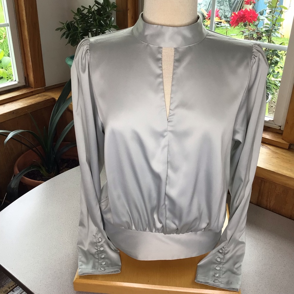 Elan high neck split front blouse size m